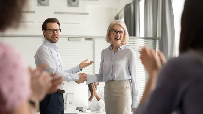 How to Scale a Business Proficiently in 11 Steps 1 employee recognition