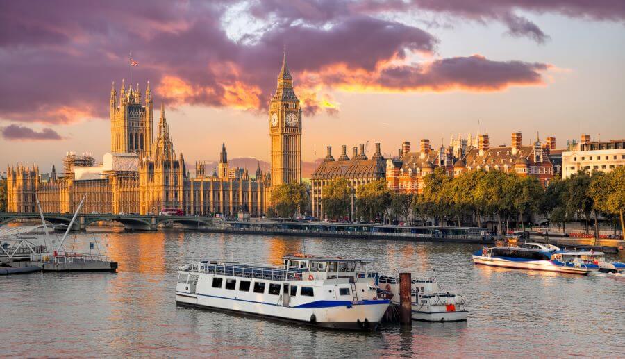 river thames cruises and sites